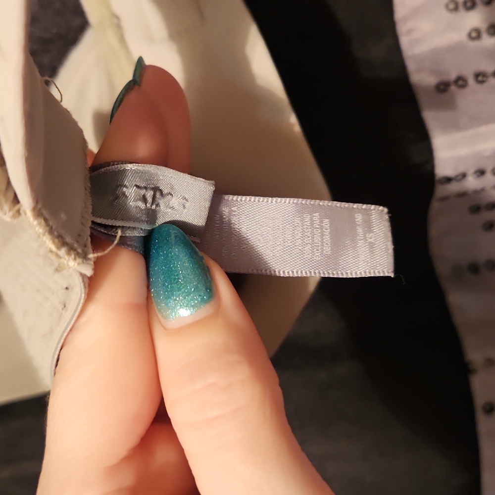 SKIMS BRA - Picture 3 of 3